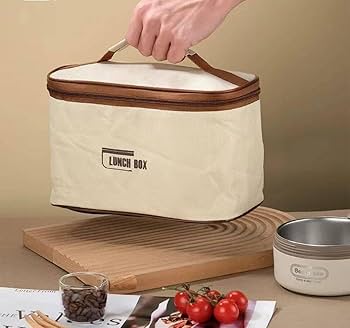 أربع علب غداء دائرية مع حقائب معزولة