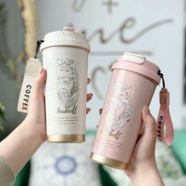 كوب معزول مزدوج الجدران مزين بالزهور